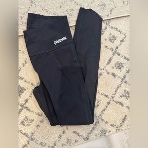 Gym shark leggings